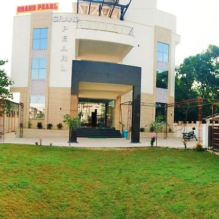Grand Pearl Hotel & Banquet Lucknow Exterior photo