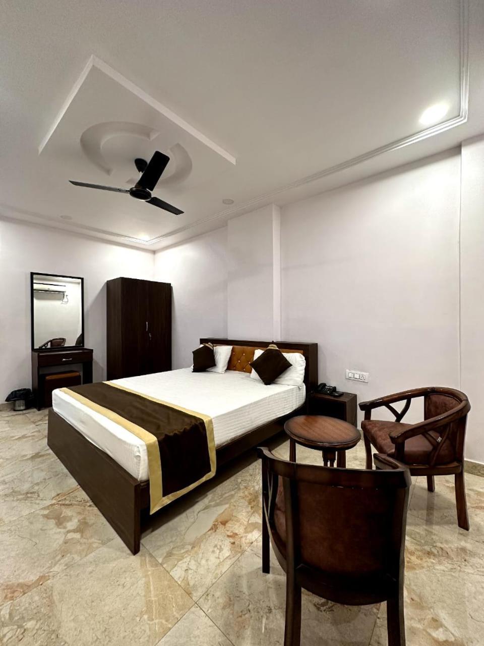 Grand Pearl Hotel & Banquet Lucknow Exterior photo